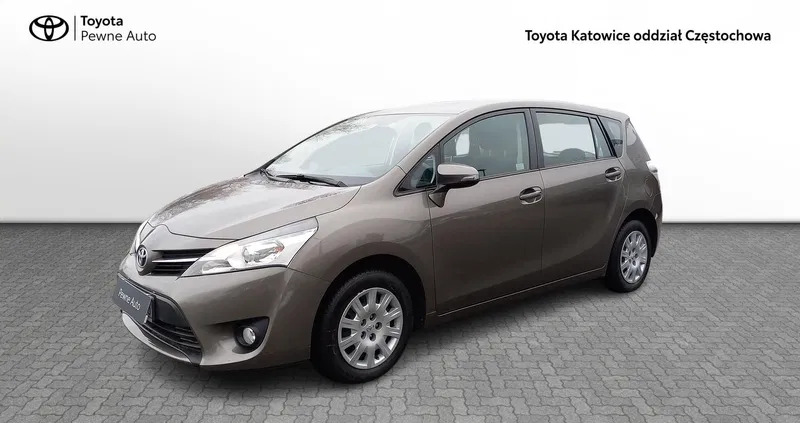 toyota śląskie Toyota Verso cena 64800 przebieg: 89237, rok produkcji 2016 z Poddębice